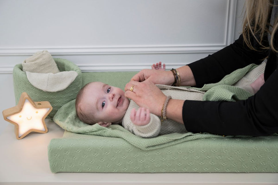 La única cesta de productos básicos del bebé Ropa de cama caliente