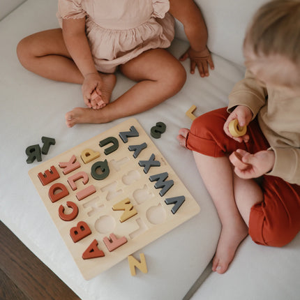 Mushie Puzzle Letras de Madera