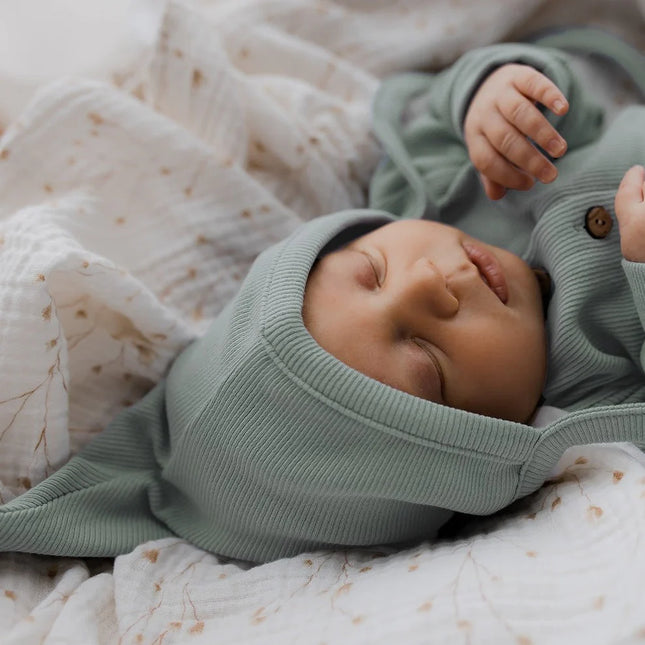 Gorro con lazo para bebé Yumi Tesoro de Jade