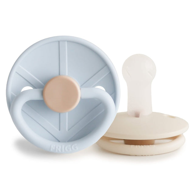 Frigg Speen Maat 1 Little Viking Powder Blue/Cream Silicone 2St - Frigg - Babywinkel - 5715239026299